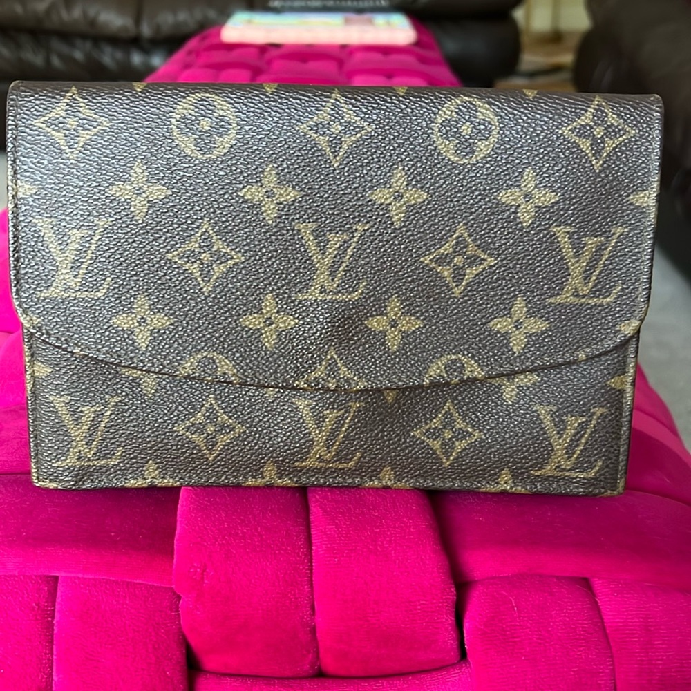 Louis Vuitton Rabat 17 Clutch-EUC - Picture 3 of 16